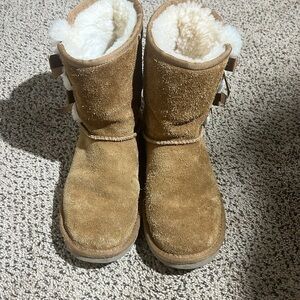 Women’s uggs with bows